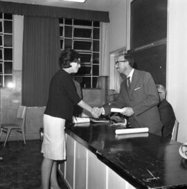 Entrega dos diplomas do curso de Apicultura