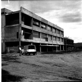 Cidade Universitária – Instalações internas e externas e construções