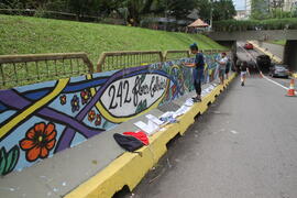 Mural em memória às vítimas da tragédia na Boate Kiss