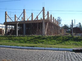 Andamento das construções e paisagismo na UFSM