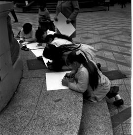 Atividade da Escolinha de Artes na Praça Saldanha Marinho