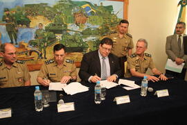 Assinatura de memorando de entendimento entre a UFSM e o Exército