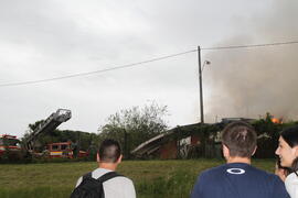 Incêndio no depósito de sucata no campus da Universidade Federal de Santa Maria