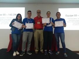 Equipe de Foguetes do CTISM em competição nacional