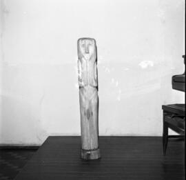 Esculturas em madeira da Faculdade de Belas Artes