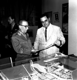 Visita de General Médico ao Gabinete do Reitor