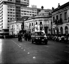 Desfile da USM no aniversário da Revolução Democrática